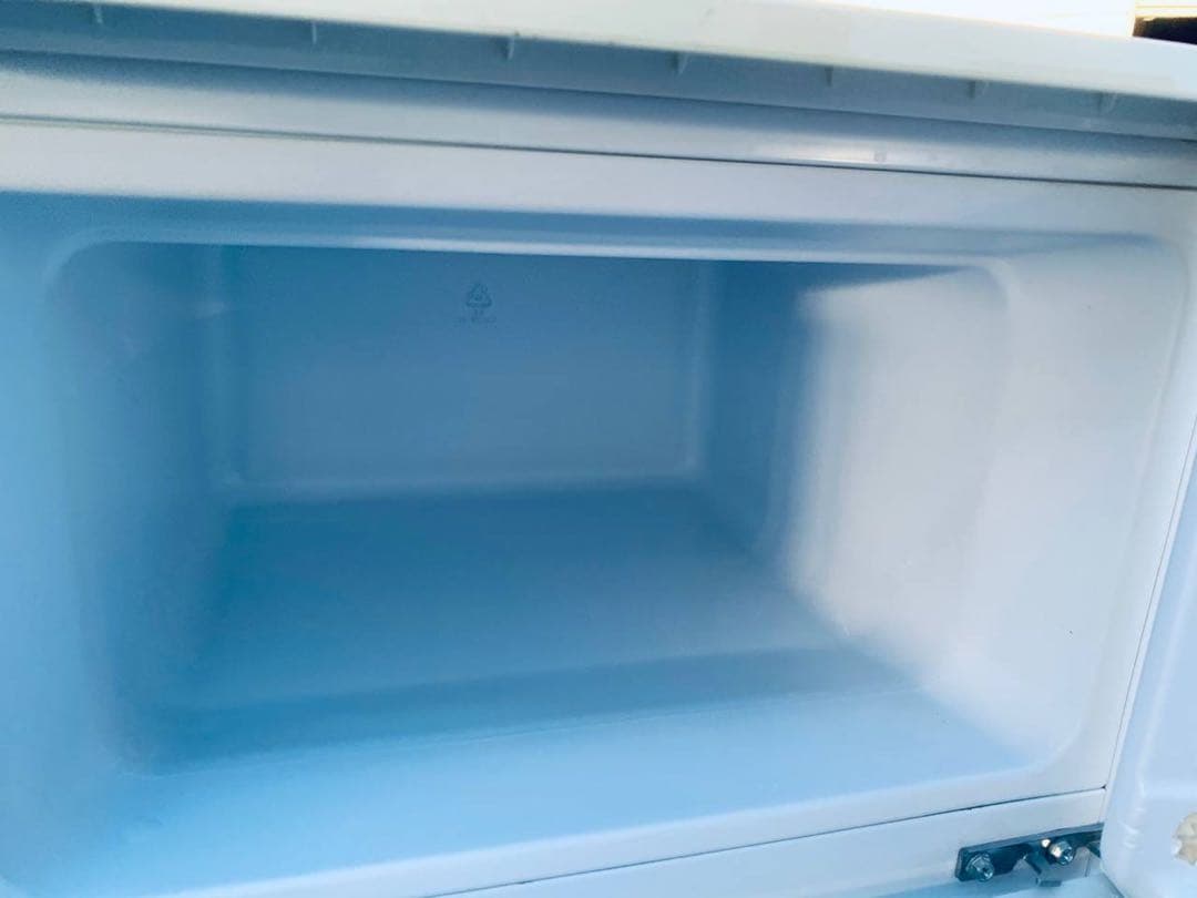 ♻️ ユーイング ノンフロン冷凍冷蔵庫　UR-D90J