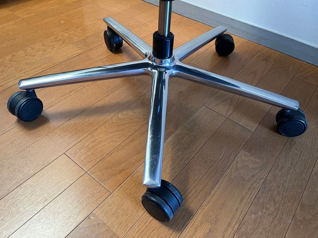 キールハワー　CONA 本革デスクチェア　総革　モダン　ミッドセンチュリー