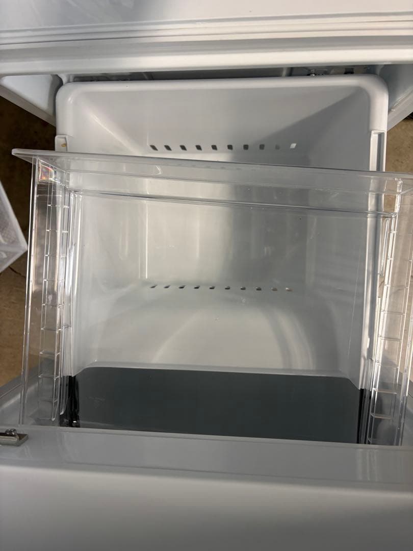 ヤマダ冷凍冷蔵庫　YRZ-F15J 156L 大容量ドアポケット2023年製T