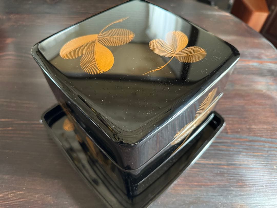 輪島塗 春光斎作 高級漆器 天然木若松蒔絵 三段重 重箱 重台付 紙箱＆桐共箱