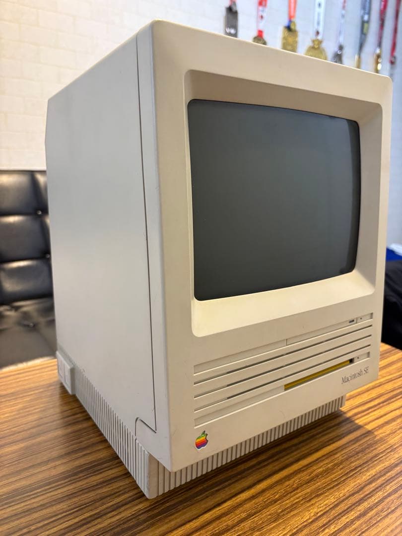Apple Macintosh SE 本体[通電確認ジャンク品]