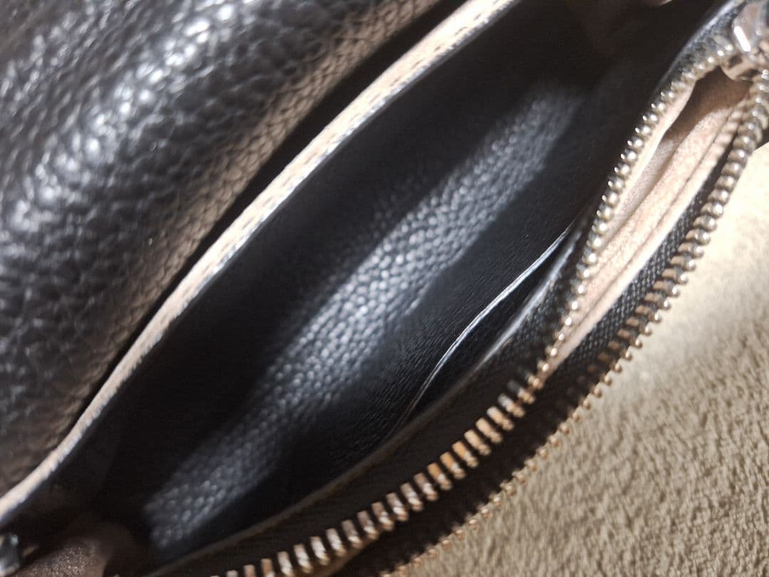 IACUCCI ブラック レザー ショルダーバッグ