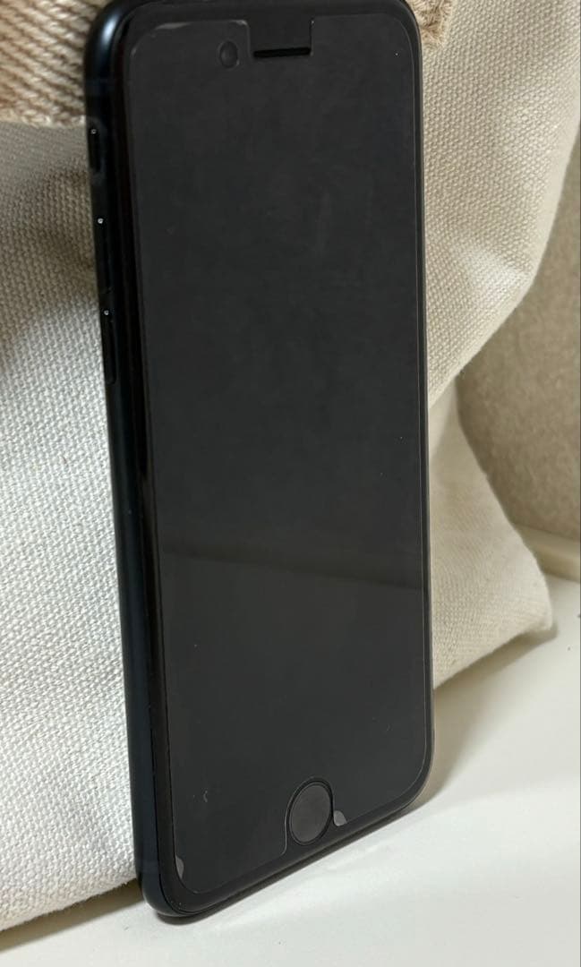 美品 iphoneSE 第三世代 64GB ミッドナイト ケース付 SIMフリー