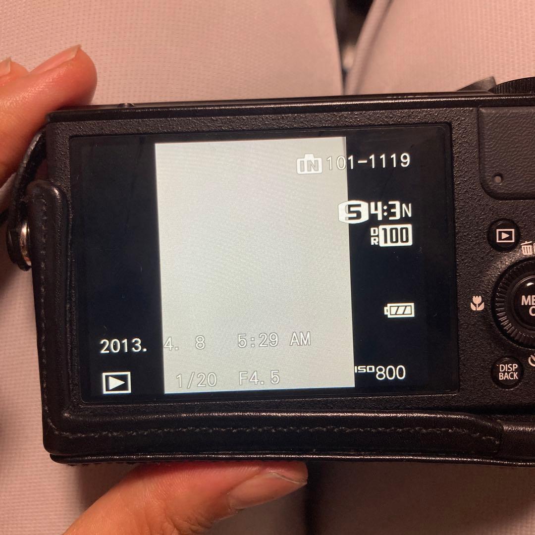 Fujifilm XQ1 コンパクトデジタルカメラ　美品