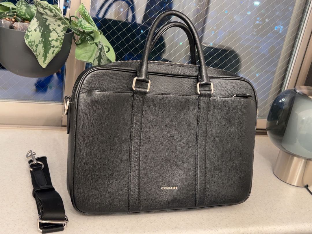 SALE【超美品】COACH ビジネスバッグ 黒ショルダーストラップ付