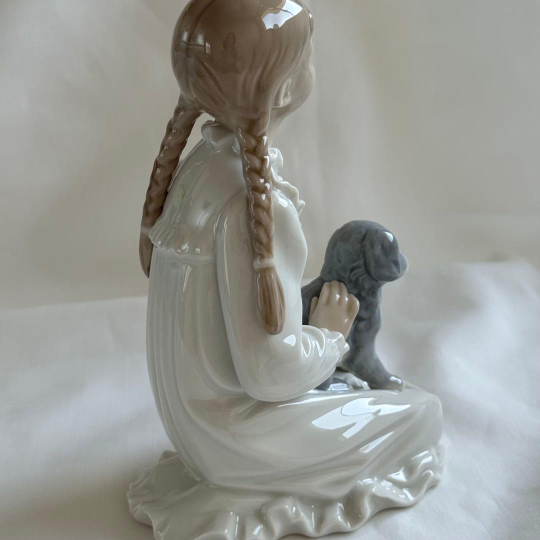 ヴィンテージ　LLADRO/リヤドロ　NAO/ナオ 『 子犬を抱いた女の子 』