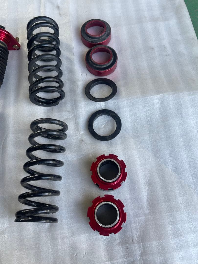 Largus全長調整式車高調キットSpecS