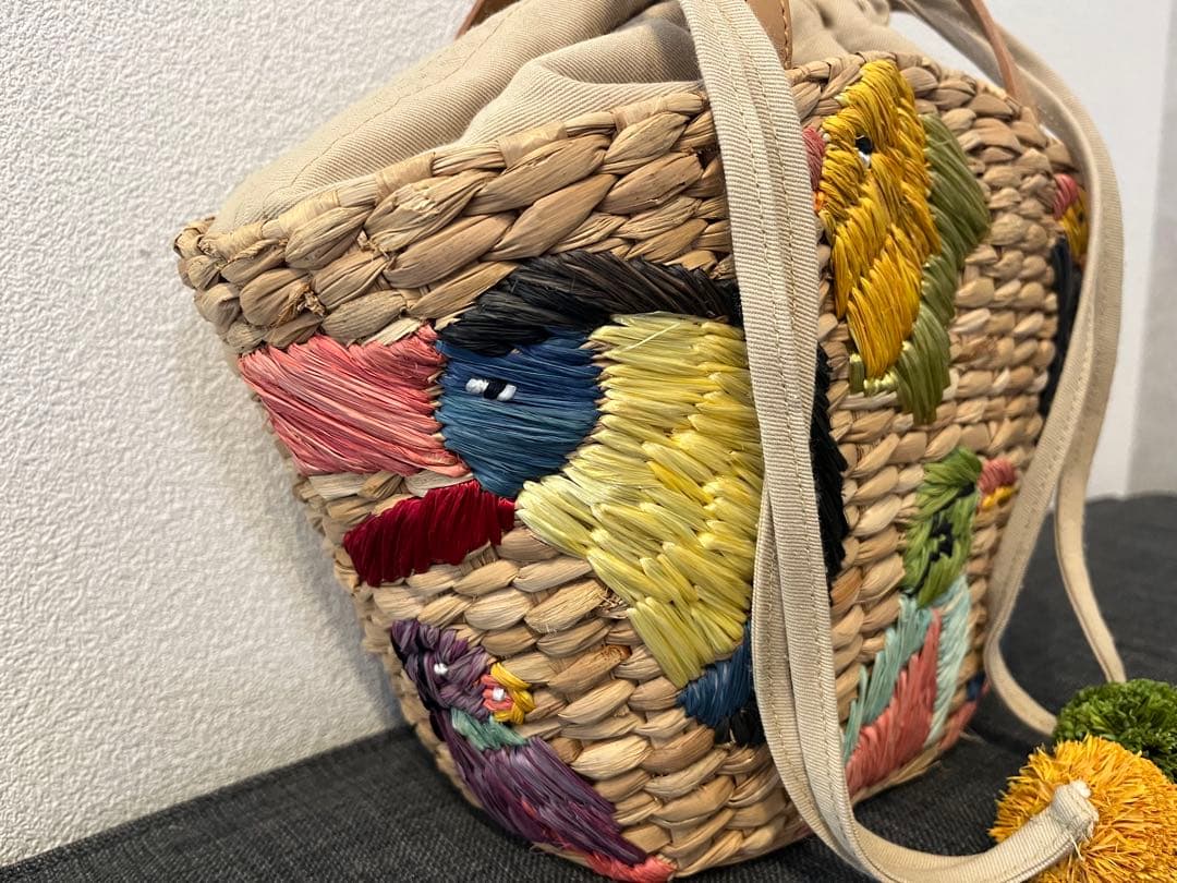 刺繍デザインのストローバッグ　カゴバッグ