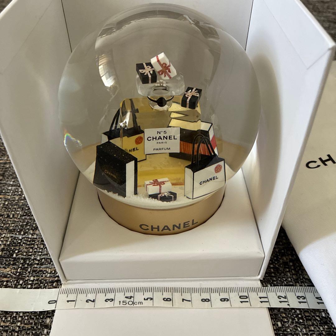 CHANEL スノードーム