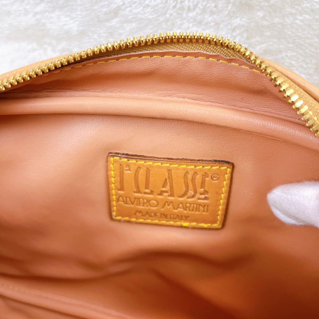 新品✨プリマクラッセ　ショルダーバッグ　世界地図柄　レザー　斜め掛け