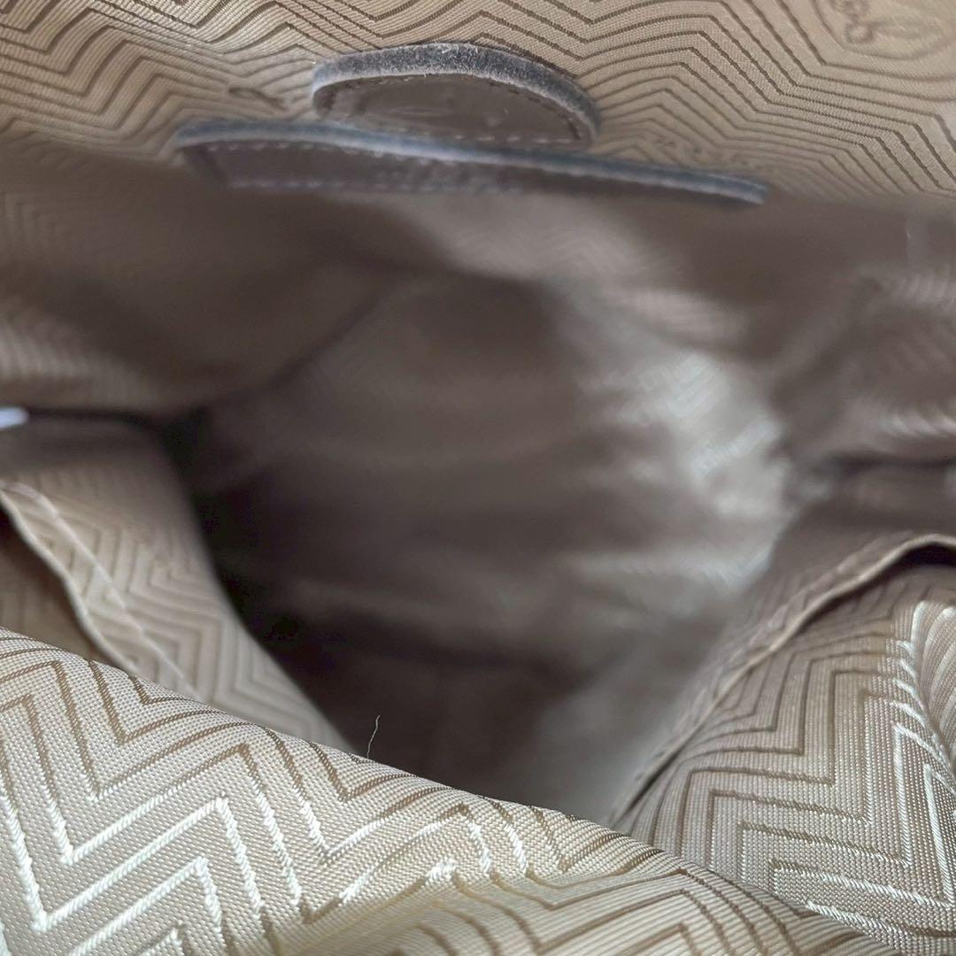 極美品　マヌー　keg pouchc ケッグポーチ　レザーバッグ　グレージュ