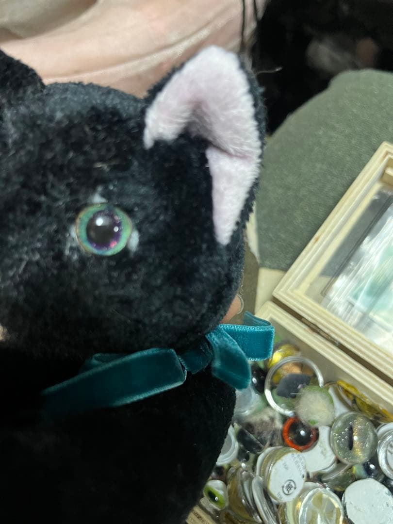 黒いぬいぐるみ猫