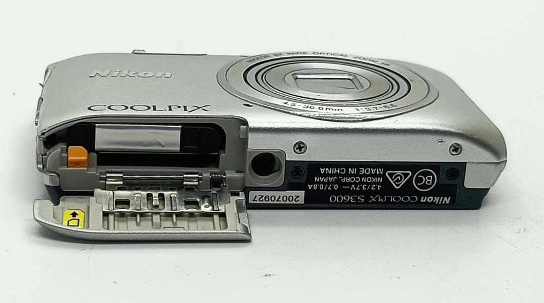 Nikon COOLPIX S3600 デジカメ シルバー 充電器、箱付き