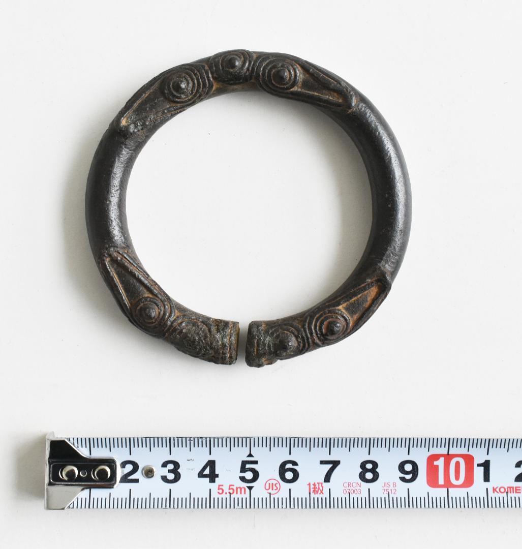 11〜12世紀 カンボジア クメール アンコール王朝期青銅製蓮弁文腕輪バングル