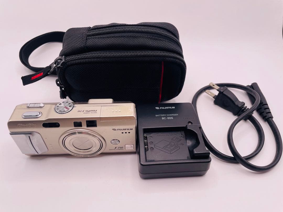Fujifilm F710 コンパクトデジタルカメラ