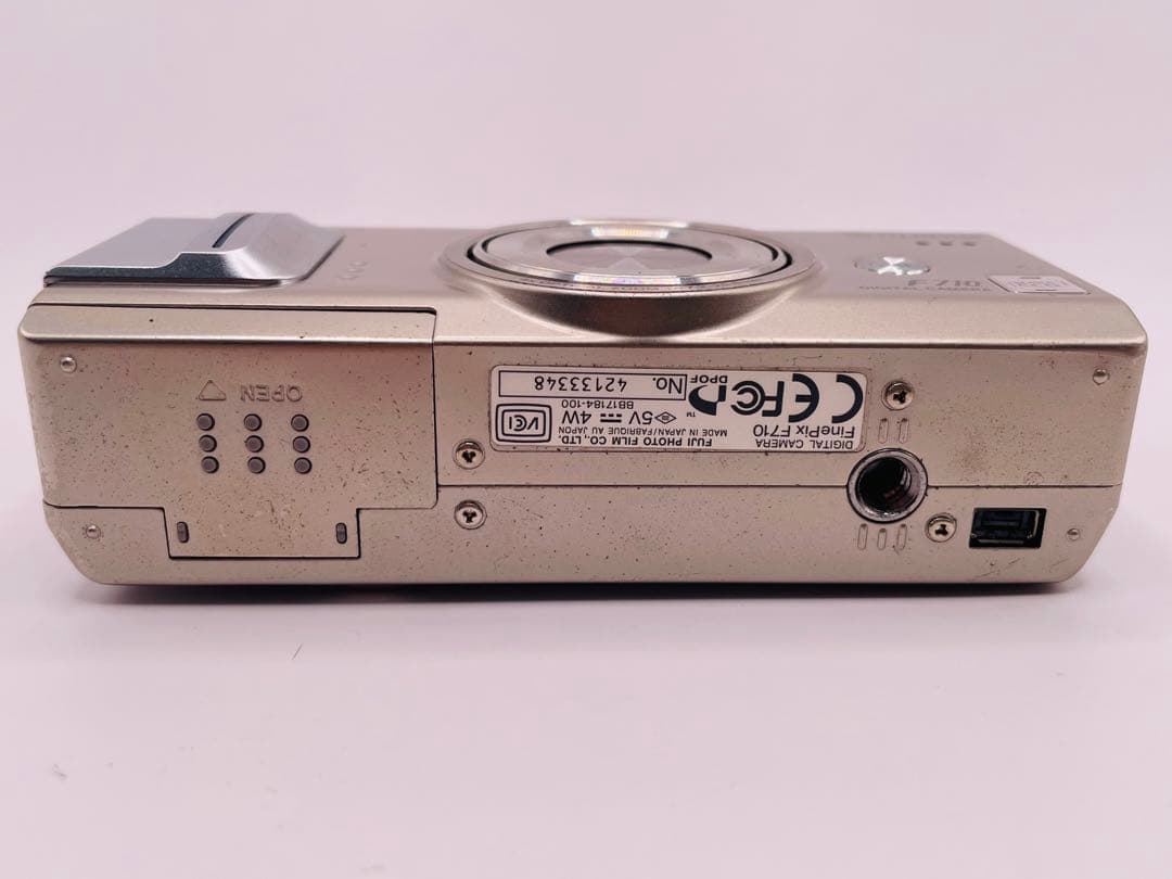 Fujifilm F710 コンパクトデジタルカメラ