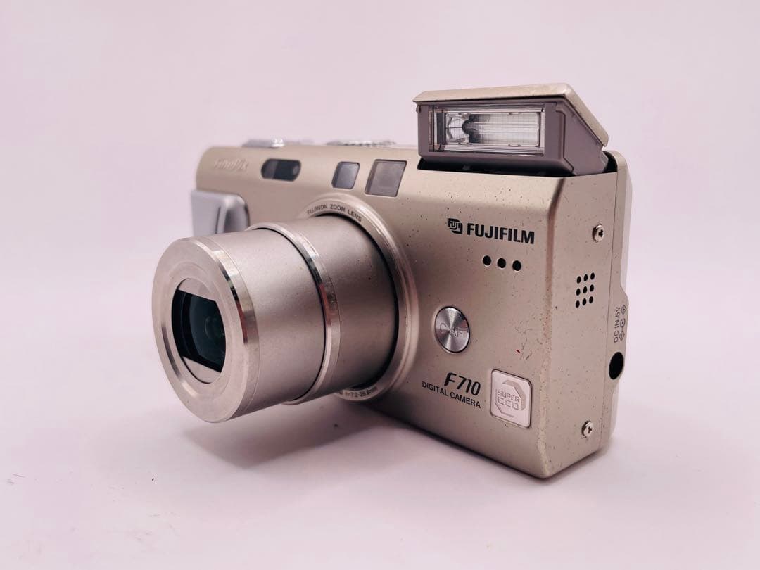 Fujifilm F710 コンパクトデジタルカメラ