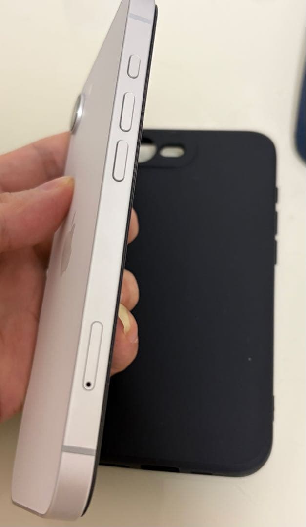 lonlon　iphoneb 16e 256gb