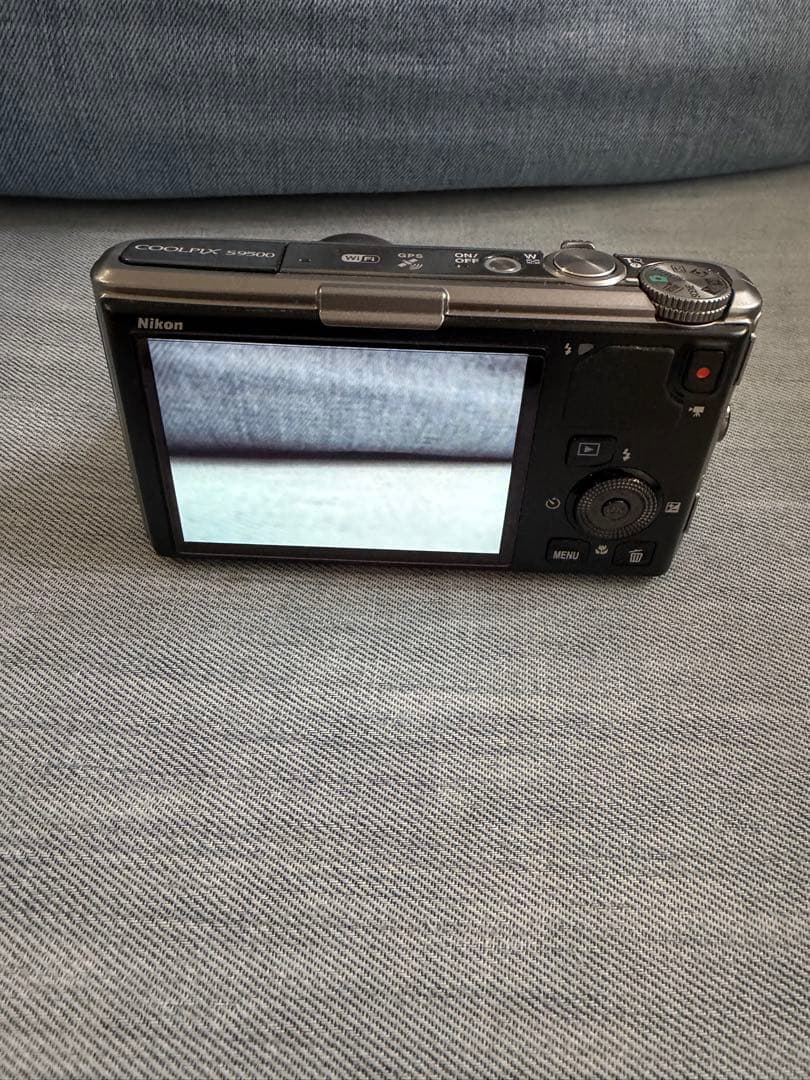 Nikon coolpix s9500 シルバー