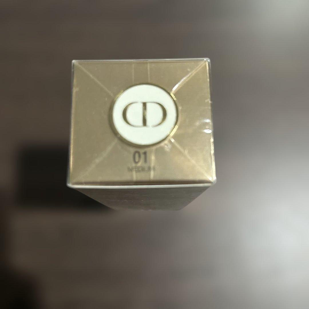 Dior プレステージ　ホワイト　ル　プロテクターUV ミネラルBB 01