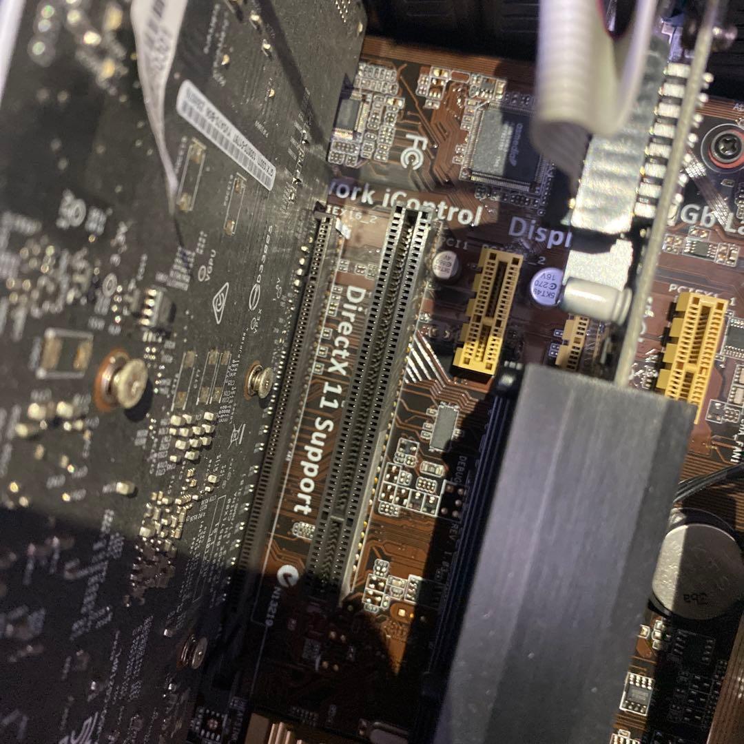 GTX1050-4Gグラフィックボード .他部品取り等に