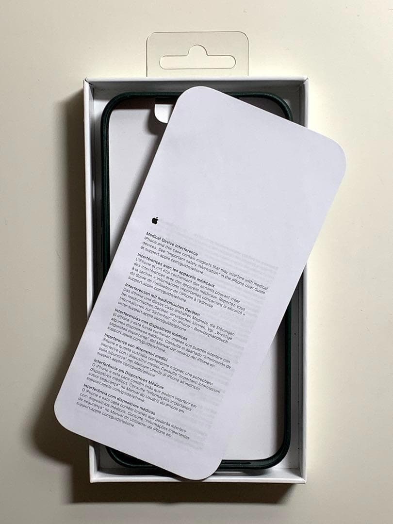 【新品】純正 iPhone 13 レザーケース・セコイアグリーン①