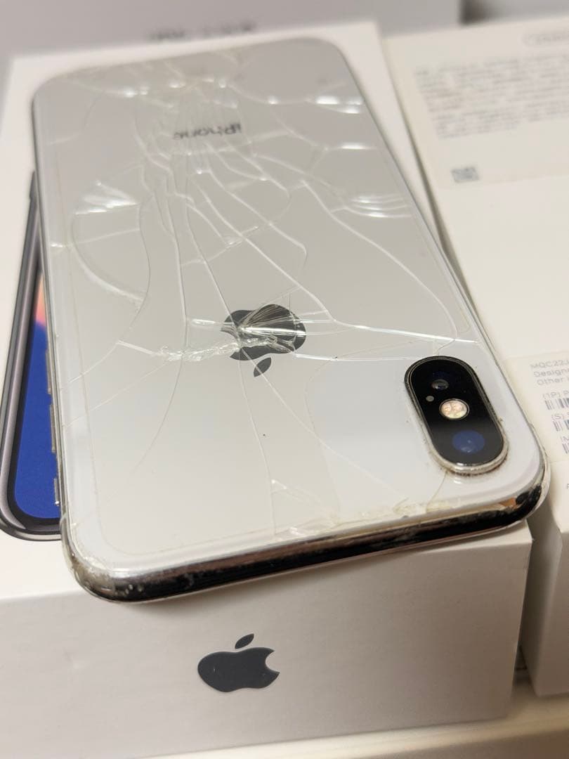 iPhoneX 256GB 箱無し (背面割れ)