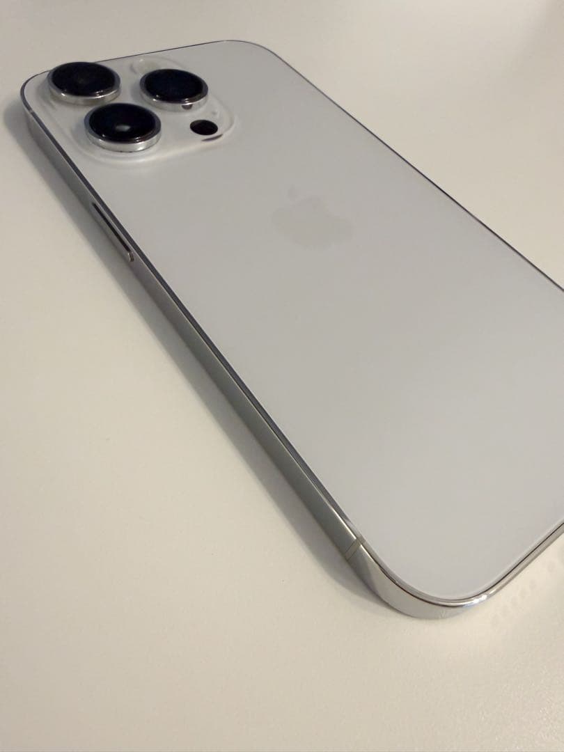 オン Apple iPhone 14Pro シルバー 256GB 本体