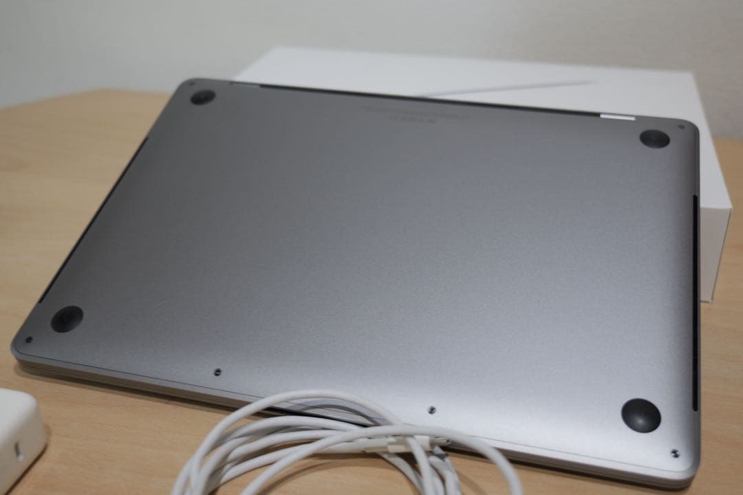 Apple MacBook Pro 2018 スペースグレー 本体