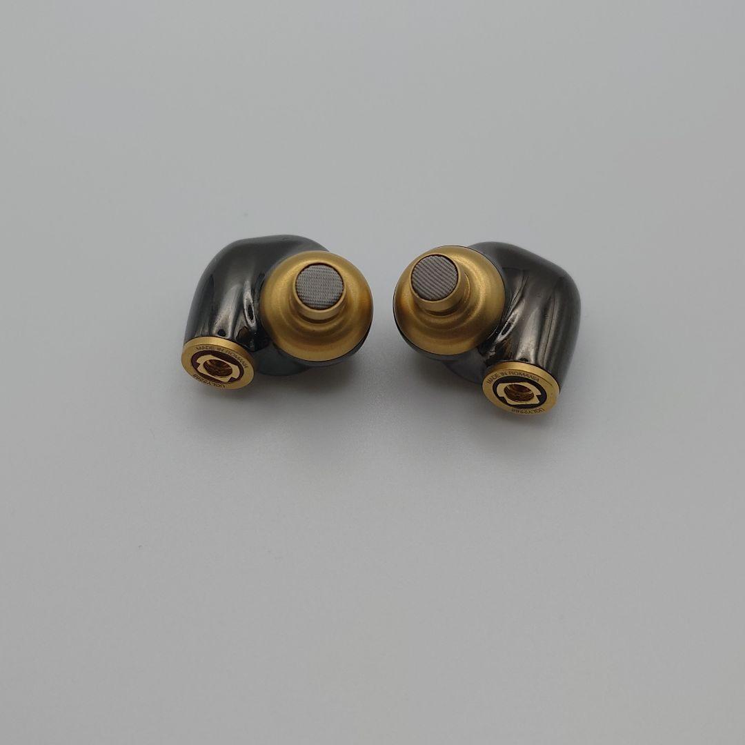 Meze audio ADVAR 有線イヤホン（中古）