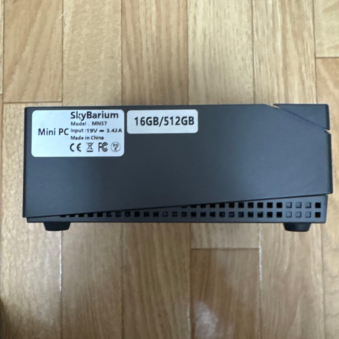 ミニPC Ryzen75825U搭載底ネジ1個無し