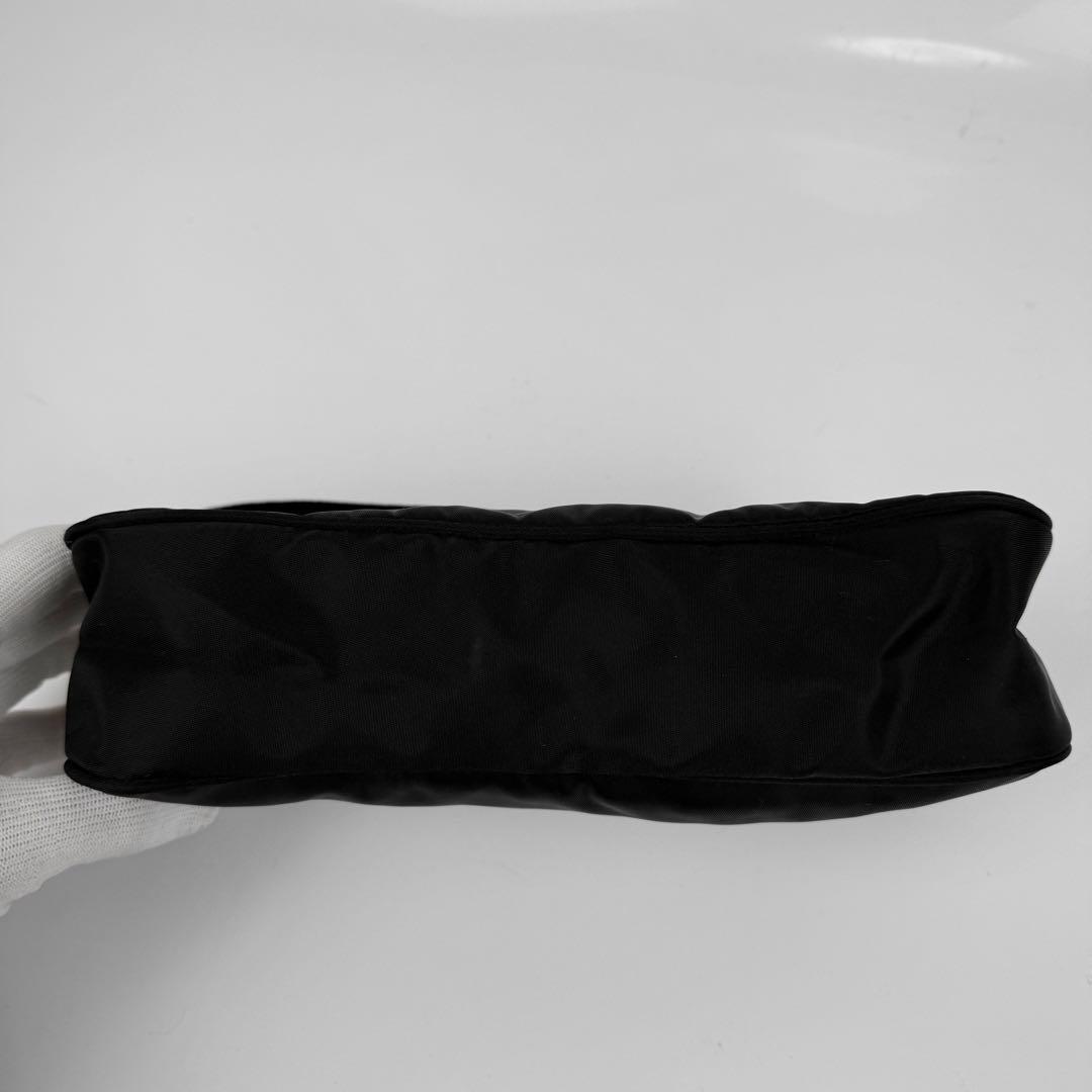 【美品】PRADA プラダ アクセサリーポーチ ハンドバッグ 肩掛け 黒 白タグ