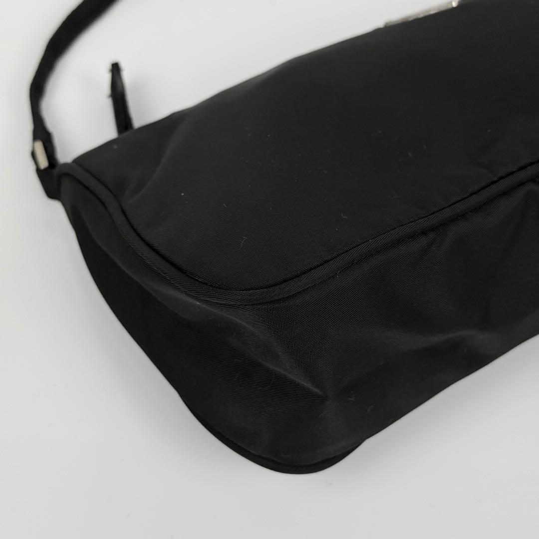 【美品】PRADA プラダ アクセサリーポーチ ハンドバッグ 肩掛け 黒 白タグ