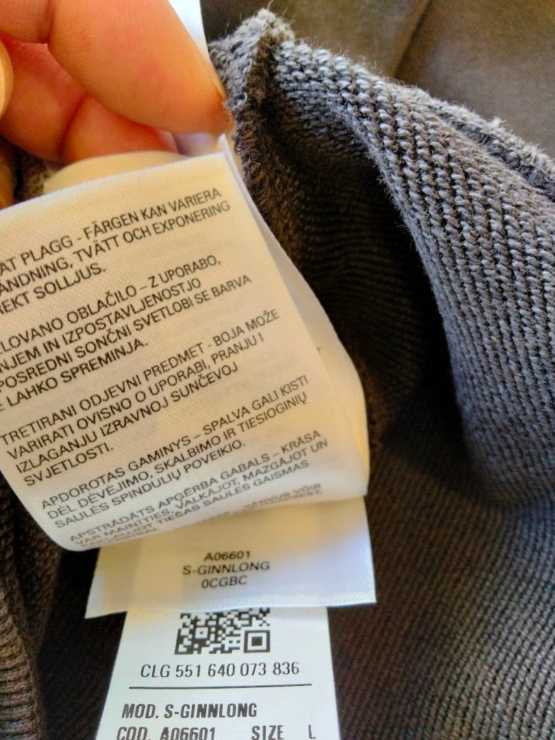 DIESEL（GINNLONG刺繍 SWEAT-SHIRT）＆キャップ2点新品