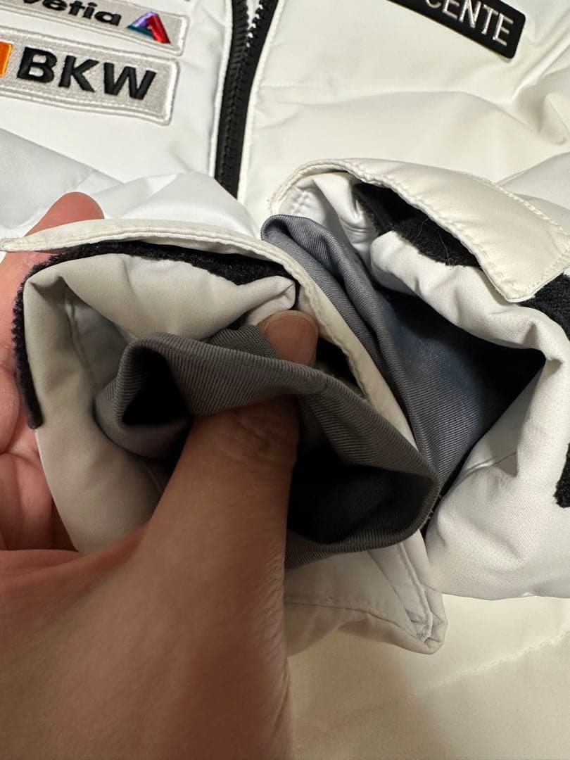 正美品DESCENTE ホワイト スキーウェアダウン