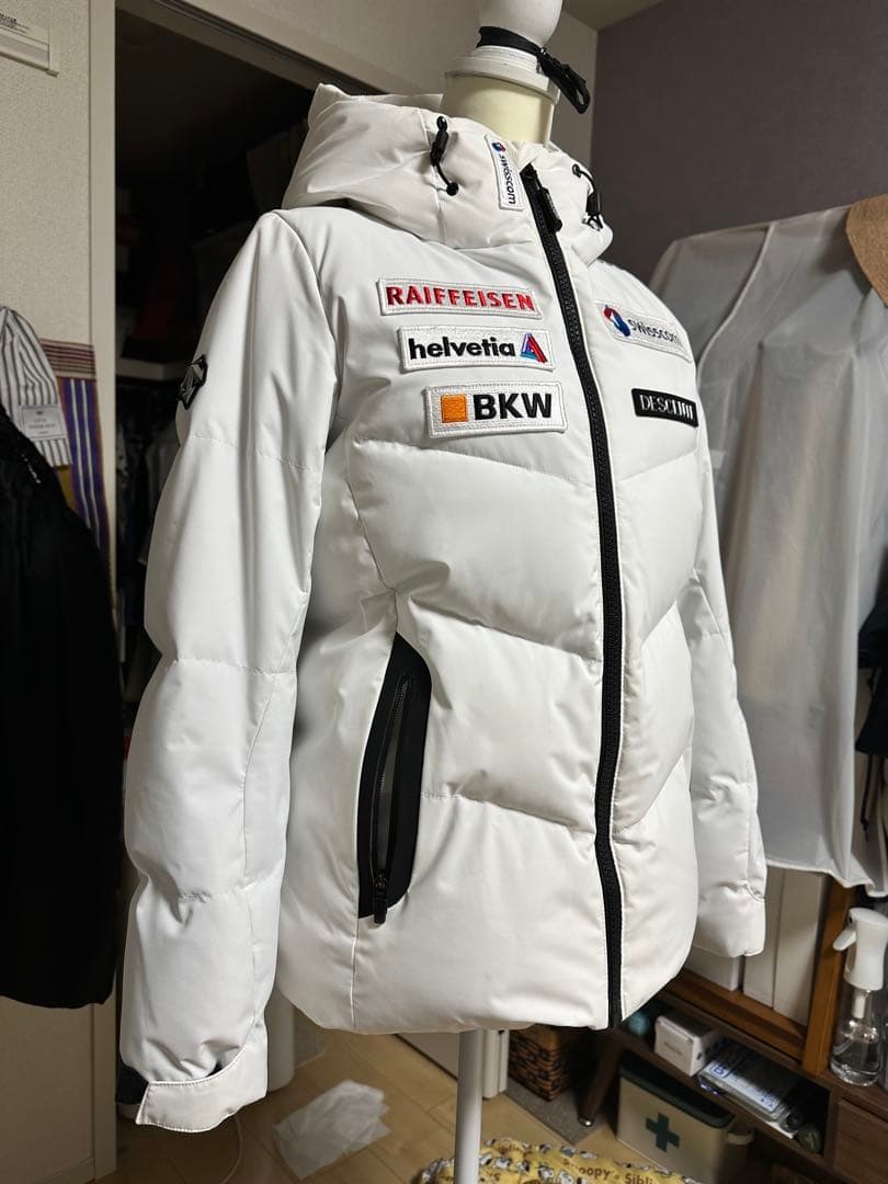 正美品DESCENTE ホワイト スキーウェアダウン