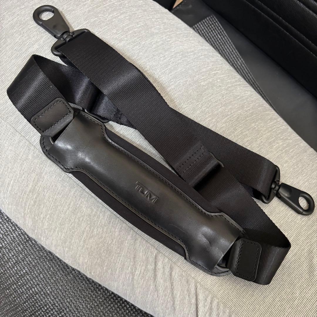 TUMI ALPHA2 ビジネスバッグ 拡張可能　グレー 26141AT2