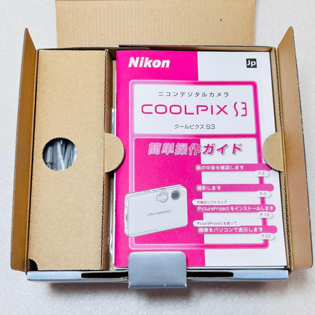 【未使用品】　nikon coolpix s3 デジカメ