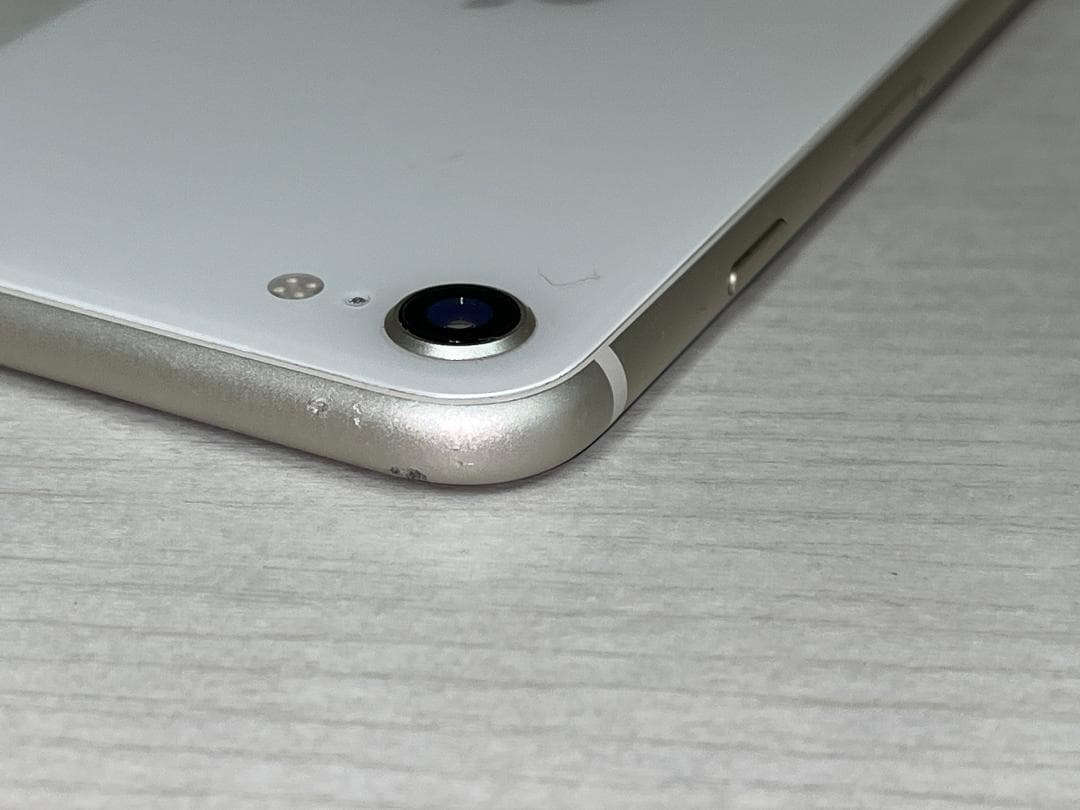 り*。様 Apple iPhone SE 第3世代 64GB