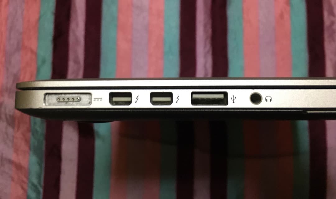 Apple MacBook Pro 15インチ 2015 i7 16GB WIN