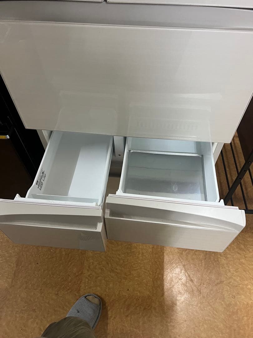 TOSHIBA 2022年製 6枚扉冷蔵庫　ガラストップ