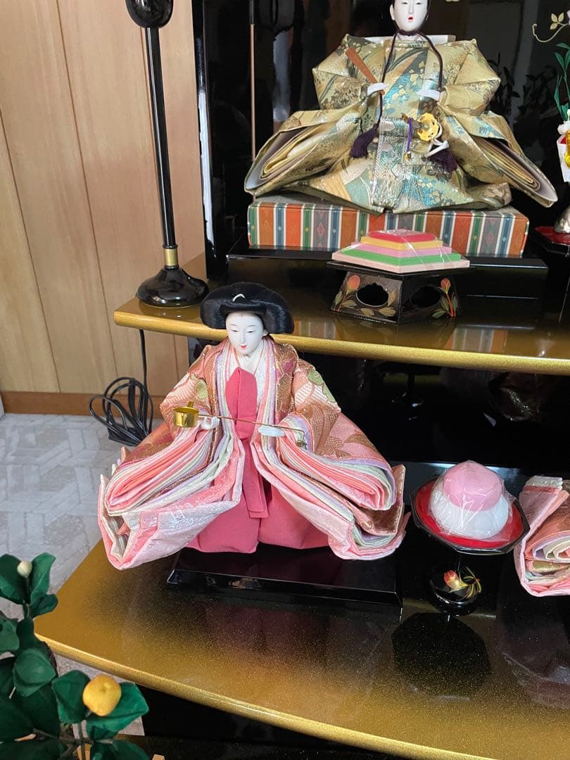 豪華な雛人形セット　三段　本金蒔絵　☆美品☆