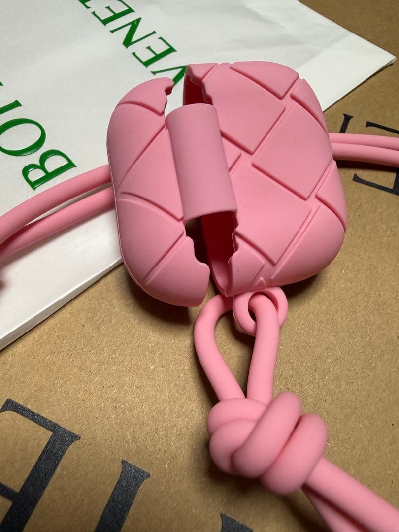 BOTTEGA VENETA ボッテガヴェネタAirPodsケース　ピンク