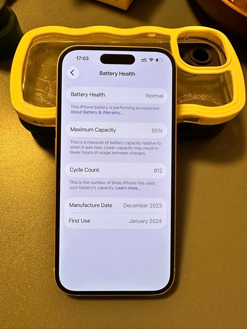 Apple iPhone 15 本体 3つのケース付き