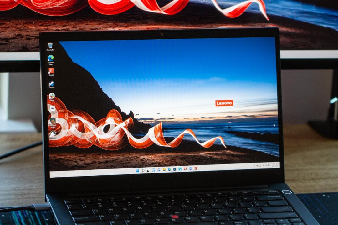 ThinkPad E14 第11世代 i7/512GB/16 OC