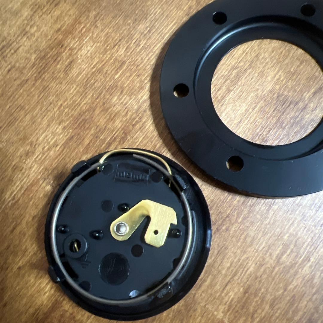 MOMO tuner corse ホーンボタン　ホーンリング モモ　ステアリング