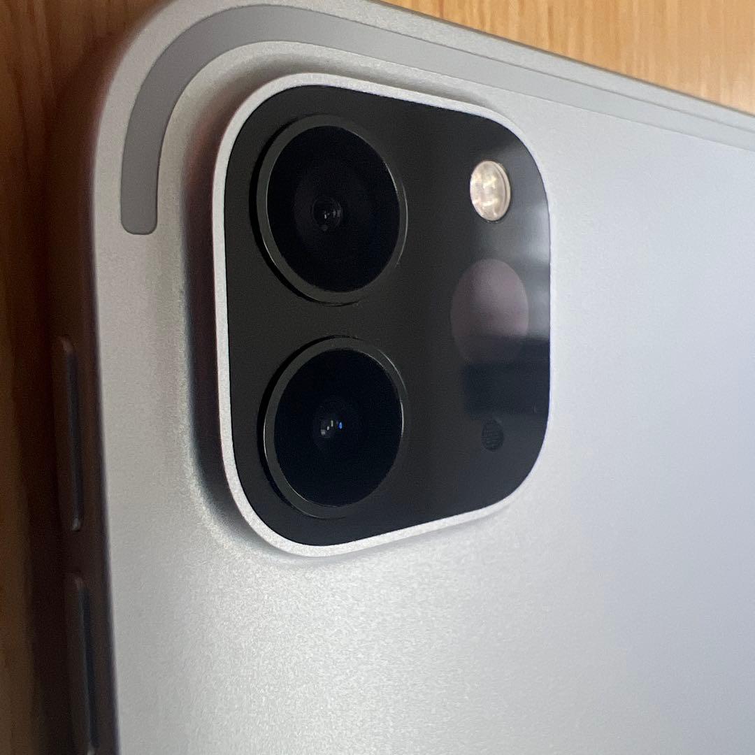 Apple iPad Pro 12.9インチ　第6世代