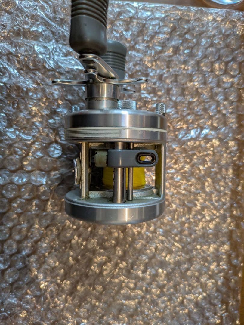 【良品】名機 シマノ 92カルカッタ200 丸型ベイト クラシック