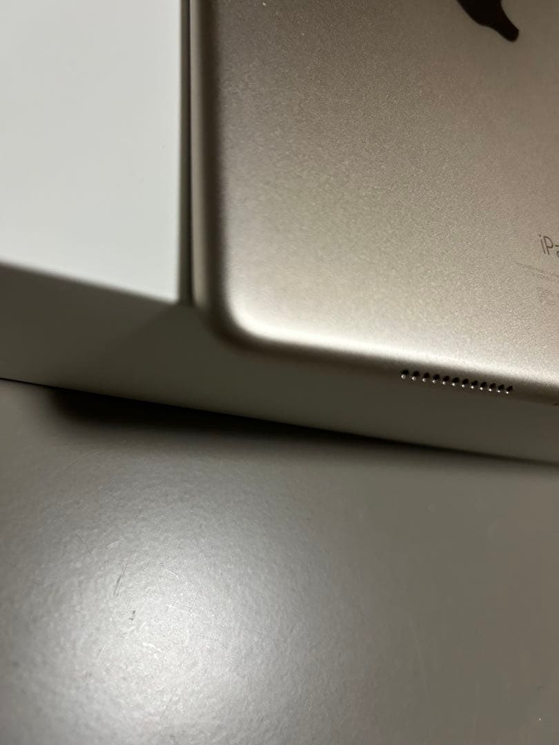 美品iPad Pro 2016 9.7インチ 256GB（バッテリー劣化あり）