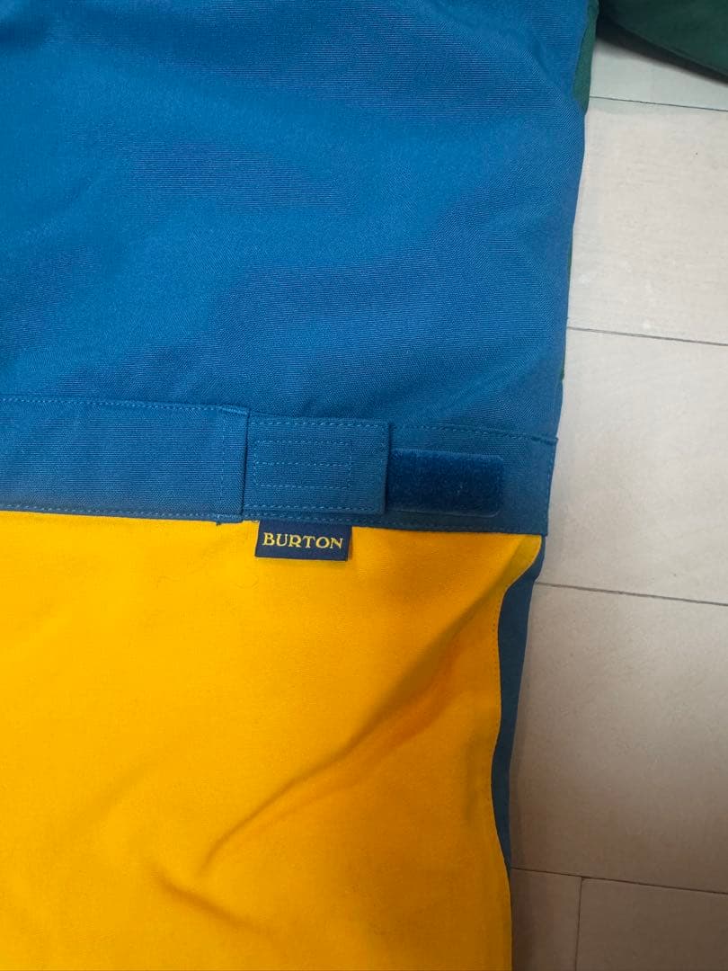Burton 子ども用スノーボードウェア